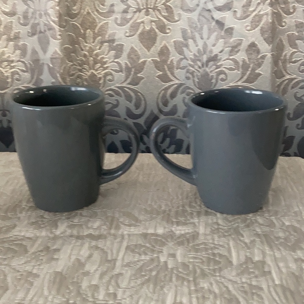 2 Matching Gray Coffee Mugs by Royal Norfolk in excellent condition